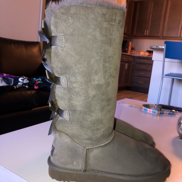 UGG full length bailey bow boots! - Picture 3 of 8